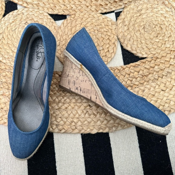 VGUC Life Stride, size 8.5. - Picture 1 of 3